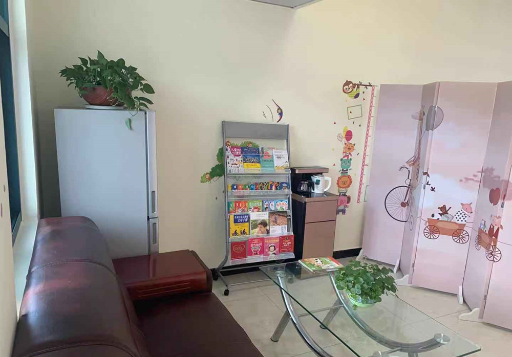 漯河市紅黃藍(lán)電子科技有限公司 漯河市紅黃藍(lán)電子科技有限公司